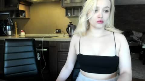 Snapshot of palmer_haze chatting on July 4, 2026, 7:47 am palmer_haze online show from July 4, 2026, 7:47 am