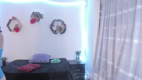 Paloma  online show from December 8, 2024, 11:40 pm