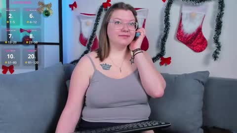 Snapshot of pam_turners chatting on December 21, 2025, 12:12 pm Pam online show from December 21, 2025, 12:12 pm