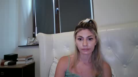 Snapshot of pamela051087 chatting on June 11, 2026, 2:59 pm Pamela051087 online show from June 11, 2026, 2:59 pm