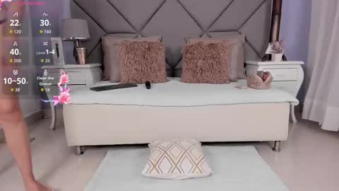 Pamela Duque  online show from September 14, 2025, 12:37 pm
