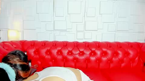 pamela_gaviria01 online show from February 25, 2025, 2:33 pm