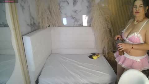 pamela_milf46 online show from December 4, 2025, 7:11 pm