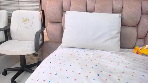 Snapshot of pamela_west chatting on February 23, 2025, 11:14 pm Pamela West online show from February 23, 2025, 11:14 pm