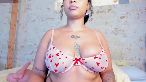 Snapshot of pamela_west chatting on September 24, 2025, 7:50 pm Pamela West online show from September 24, 2025, 7:50 pm