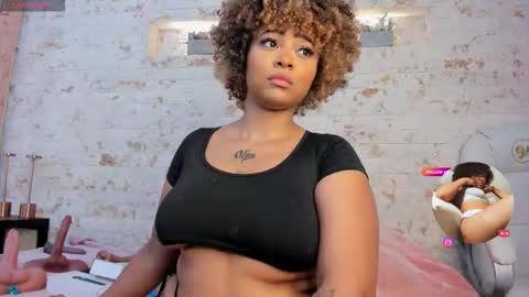 Snapshot of pamela_west chatting on October 20, 2025, 7:03 pm Pamela West online show from October 20, 2025, 7:03 pm