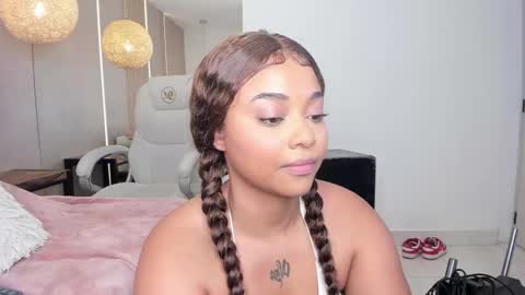 Snapshot of pamela_west chatting on November 28, 2025, 8:00 pm Pamela West online show from November 28, 2025, 8:00 pm