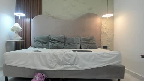 pamelabonnet_mml online show from December 18, 2025, 6:14 pm