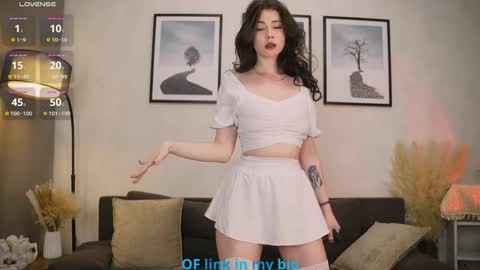 Diana online show from November 24, 2025, 11:37 pm