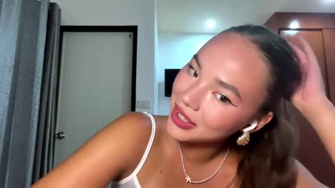 Kamila online show from April 2, 2026, 2:04 pm