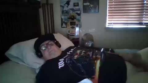 panos online show from October 16, 2025, 2:29 pm