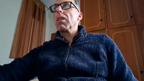 pansak1973 online show from February 14, 2025, 12:25 pm