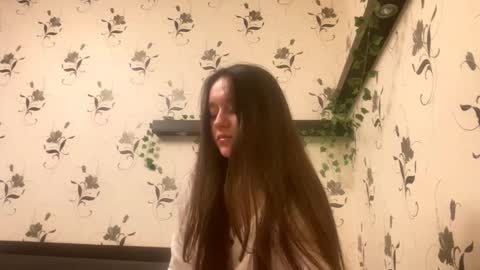 Kate online show from September 12, 2025, 10:21 pm