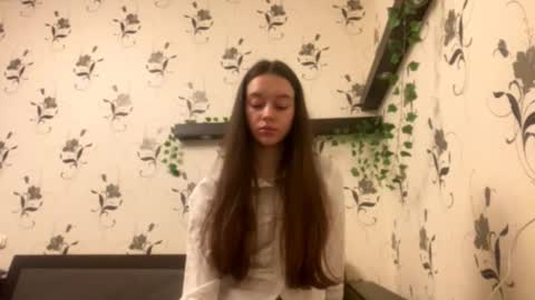 Kate online show from September 16, 2025, 8:32 pm