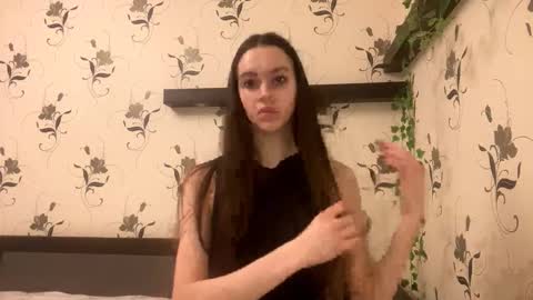 Kate online show from November 7, 2025, 9:48 pm