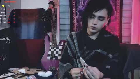 In bio online show from October 17, 2025, 5:54 am