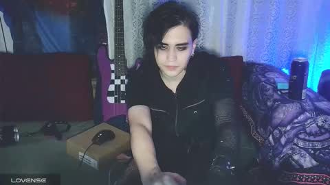 In bio online show from December 16, 2025, 11:21 pm