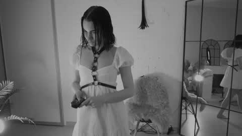 Kristina Kriss online show from September 14, 2025, 3:33 pm