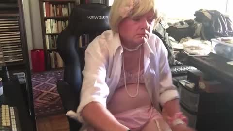 Snapshot of pantyvloletlace chatting on December 14, 2024, 7:25 pm Pantyvioletlace online show from December 14, 2024, 7:25 pm