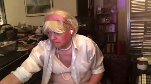 Snapshot of pantyvloletlace chatting on November 15, 2025, 10:15 pm Pantyvioletlace online show from November 15, 2025, 10:15 pm