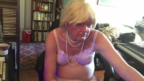 Pantyvioletlace online show from July 8, 2026, 9:30 pm