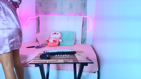 pao_salazar online show from September 18, 2025, 8:22 pm