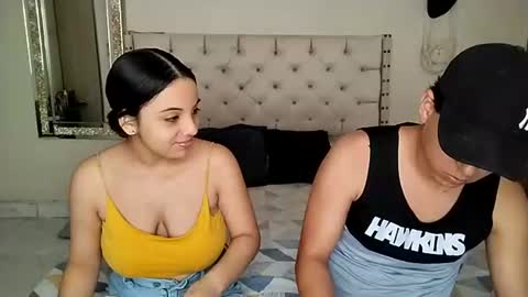 Paola 23 and Andres 25 online show from July 27, 2026, 3:08 pm