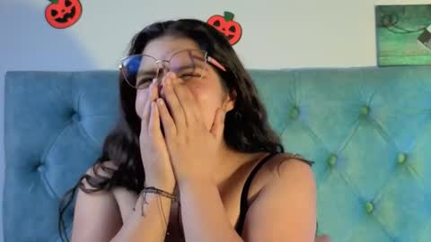 Paola Lyon online show from October 16, 2025, 12:11 am