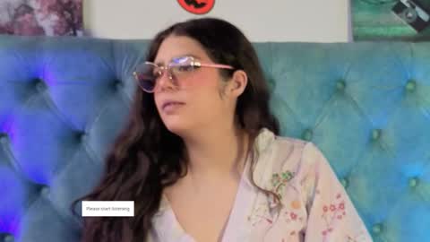 Paola Lyon online show from November 3, 2025, 12:39 pm