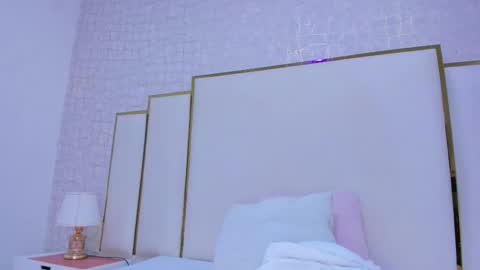 Paola  online show from October 21, 2025, 11:33 am