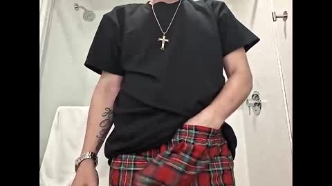 papapfouts online show from March 16, 2026, 4:29 am