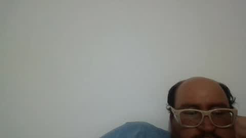 papi_adiel4 online show from June 14, 2026, 6:04 am