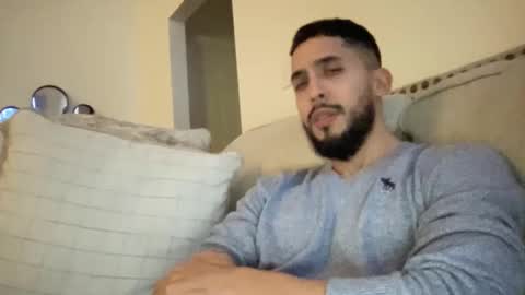 papicubano_guapo23cm online show from February 23, 2025, 6:07 am