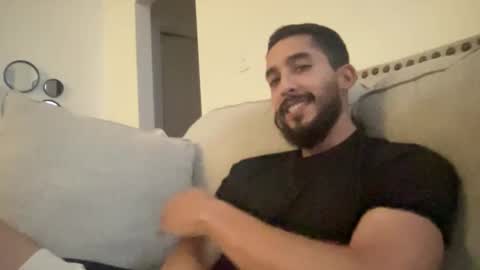 papicubano_guapo23cm online show from October 3, 2025, 4:31 am