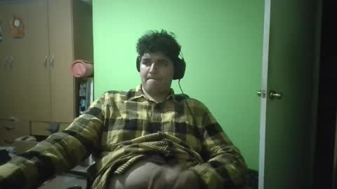 Snapshot of papitowilly999 chatting on May 10, 2026, 11:54 pm Papito online show from May 10, 2026, 11:54 pm