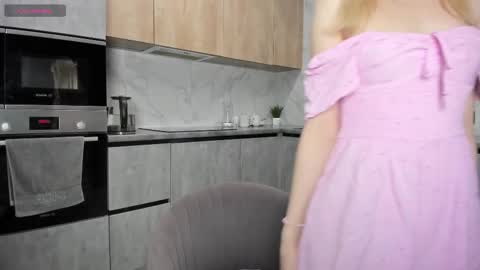 Melena online show from November 25, 2025, 8:36 am