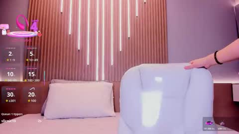 Amy and my doll online show from October 15, 2025, 3:39 am