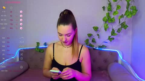 Snapshot of paradisepleasure_ chatting on December 4, 2024, 3:48 am Allie Alex Thumbs up if you like us online show from December 4, 2024, 3:48 am