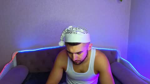 Snapshot of paradisepleasure_ chatting on December 30, 2024, 1:58 am Allie Alex Thumbs up if you like us online show from December 30, 2024, 1:58 am