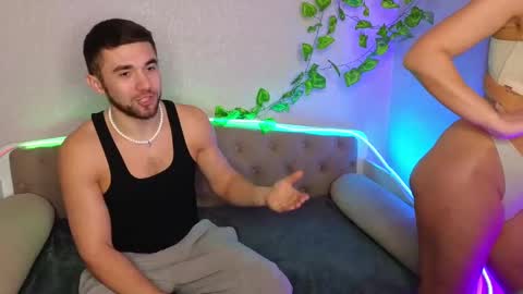 Snapshot of paradisepleasure_ chatting on February 20, 2025, 1:57 am Allie Alex Thumbs up if you like us online show from February 20, 2025, 1:57 am