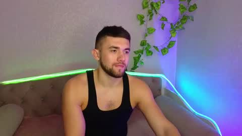Snapshot of paradisepleasure_ chatting on March 6, 2025, 1:48 am Allie Alex Thumbs up if you like us online show from March 6, 2025, 1:48 am
