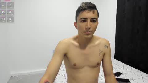 pareja_curiosa19 online show from October 21, 2025, 2:01 am