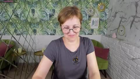 Snapshot of paris_cherry chatting on March 9, 2025, 2:07 am Paris online show from March 9, 2025, 2:07 am