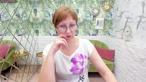 Snapshot of paris_cherry chatting on March 9, 2025, 8:31 pm Paris online show from March 9, 2025, 8:31 pm