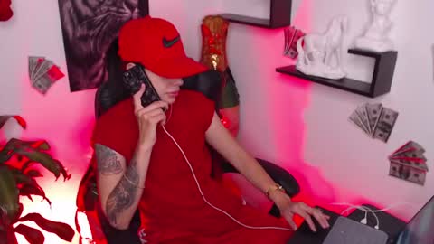 Paris D angelo online show from December 4, 2024, 2:42 am