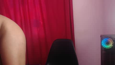 Snapshot of paris_hot12 chatting on January 13, 2025, 3:58 pm paris online show from January 13, 2025, 3:58 pm