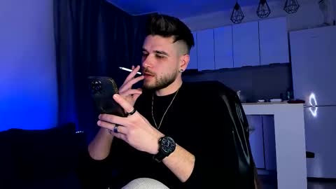 Paris online show from December 2, 2025, 7:53 pm