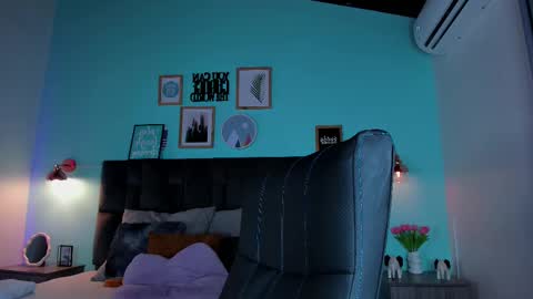 PARIS online show from March 8, 2025, 10:34 pm