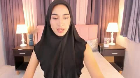 parismilker online show from February 1, 2026, 12:59 pm