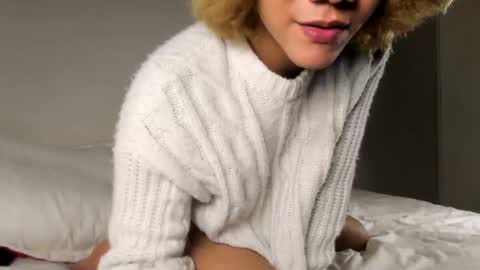 connie online show from December 15, 2024, 11:42 pm